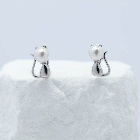 Серьги Xuping Котик 45097 размер 11х6 мм белый искусственный жемчуг вес 1.6 г позолота Белое Золото 45097БЗ фото